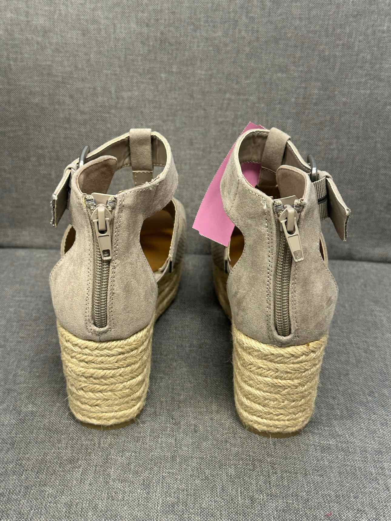 7 ANA Shoes