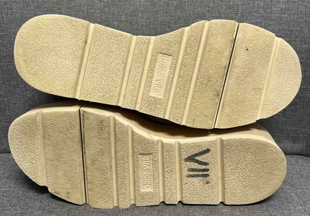7.5 Dolce Vita Sneakers