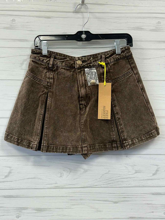 Size M Free Market skort