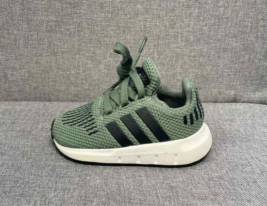 4 adidas Shoes/Boots
