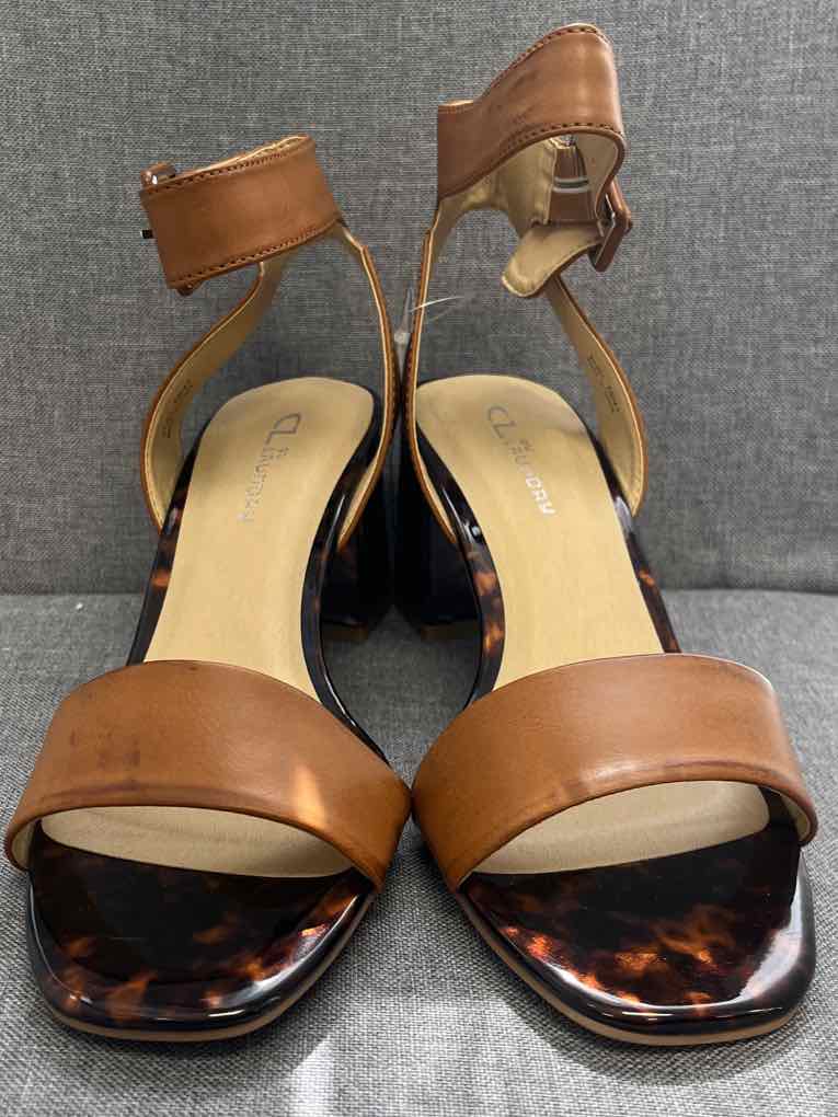 10 CL BY LAUNDRY Sandals