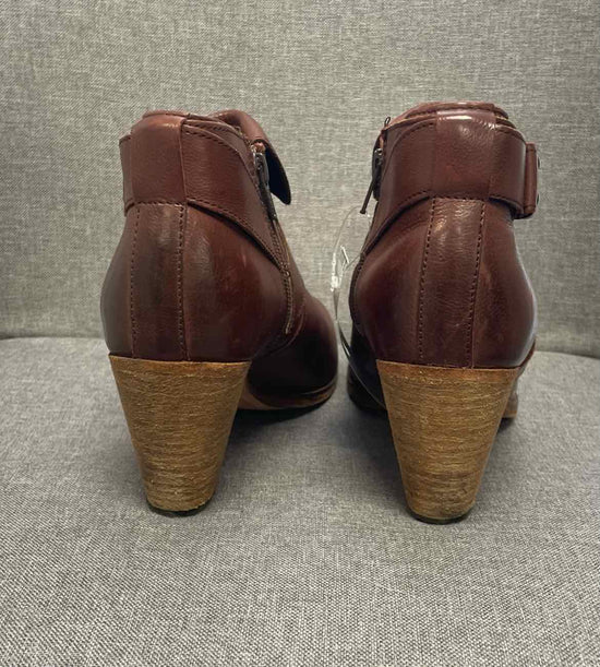 9 Johnston & Murphy Boots