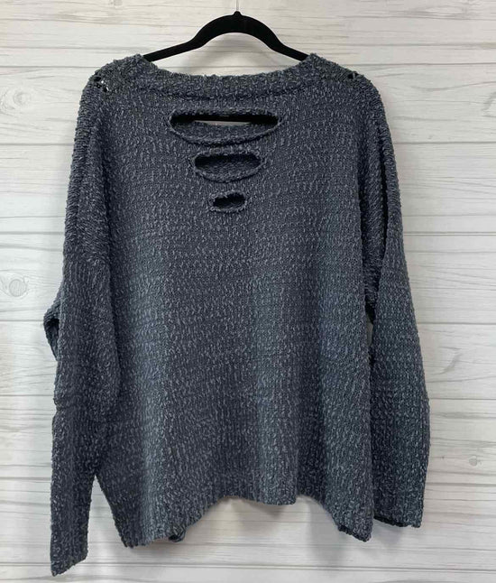 Size M/L mittoshop Sweater