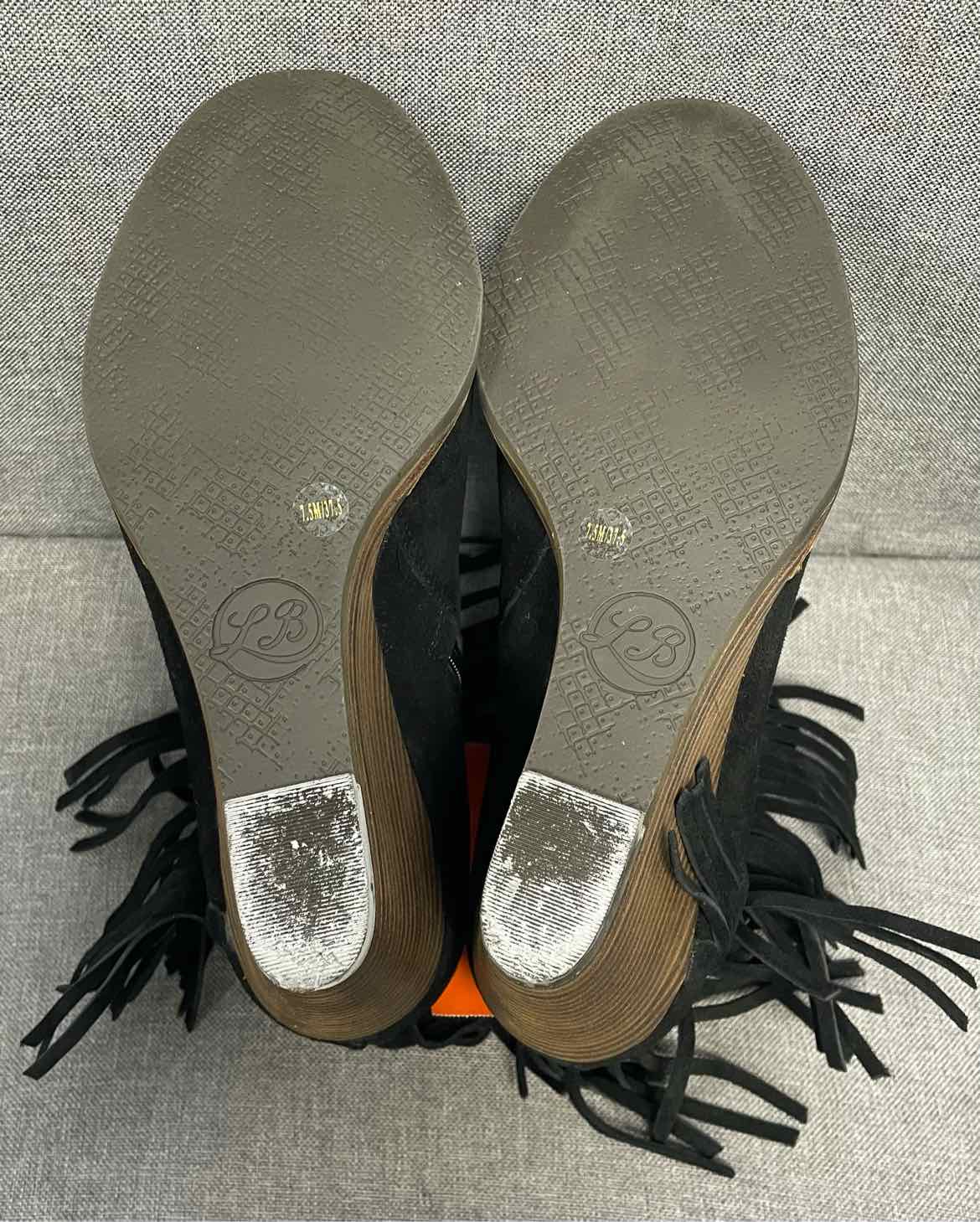 7.5 Lucky Brand Boots