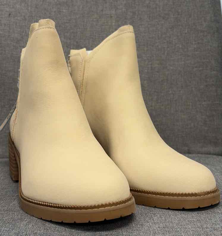 9 Toms Boots