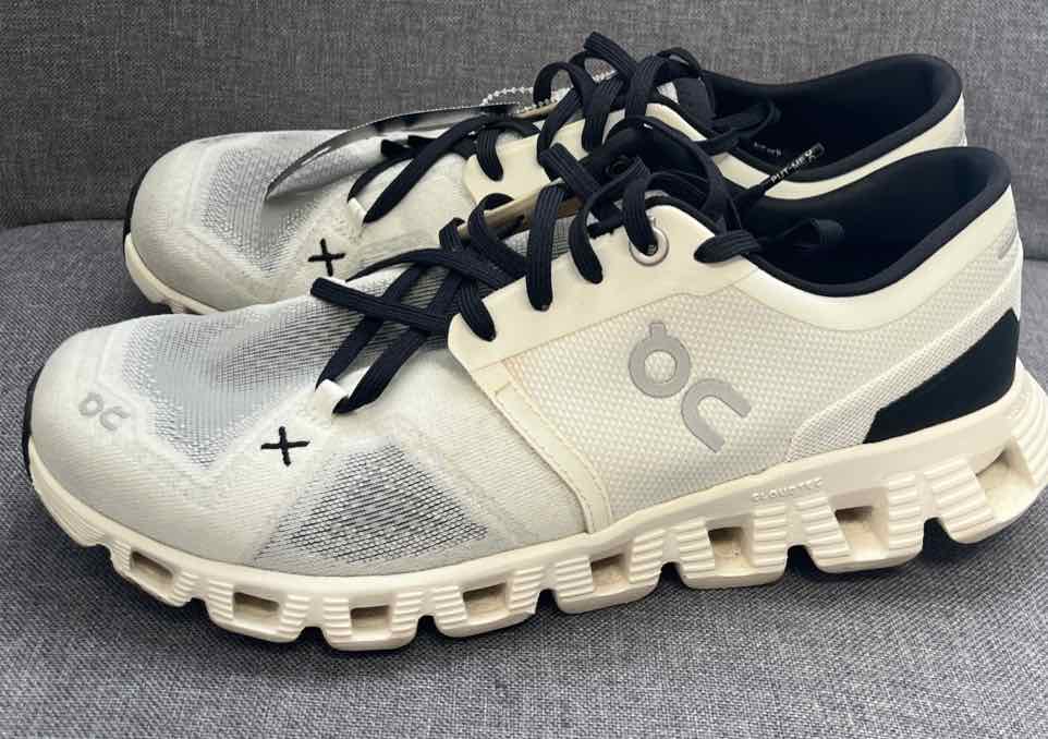 8.5 On Cloud Shoes