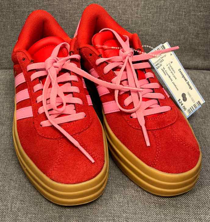 4 adidas Sneakers