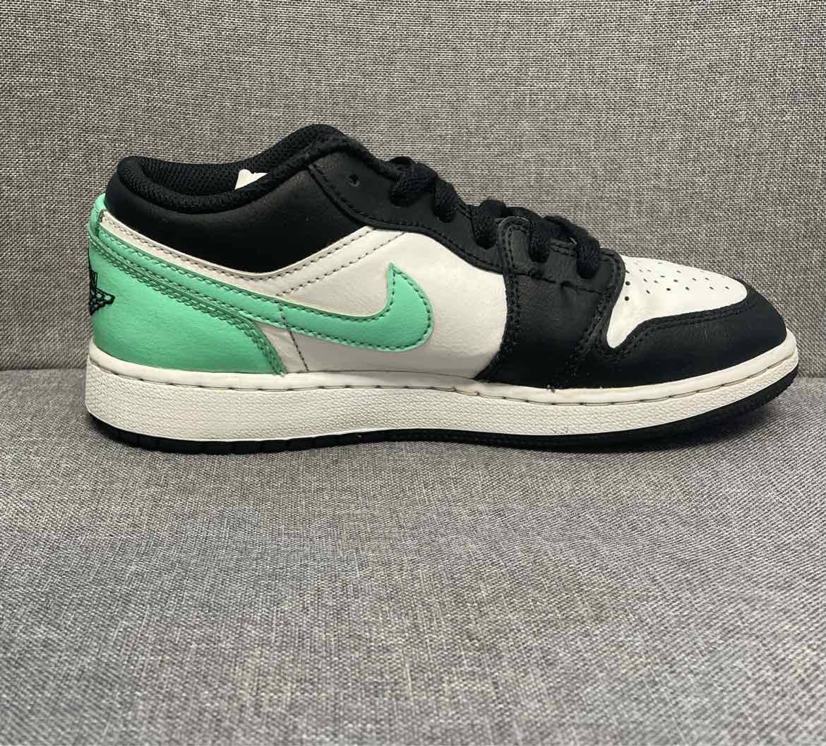 4.5 Nike Shoes/Boots