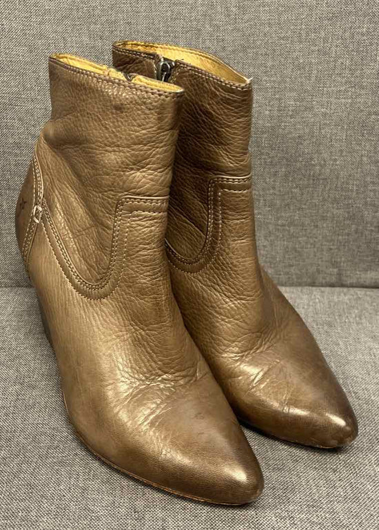 7.5 FRYE Boots