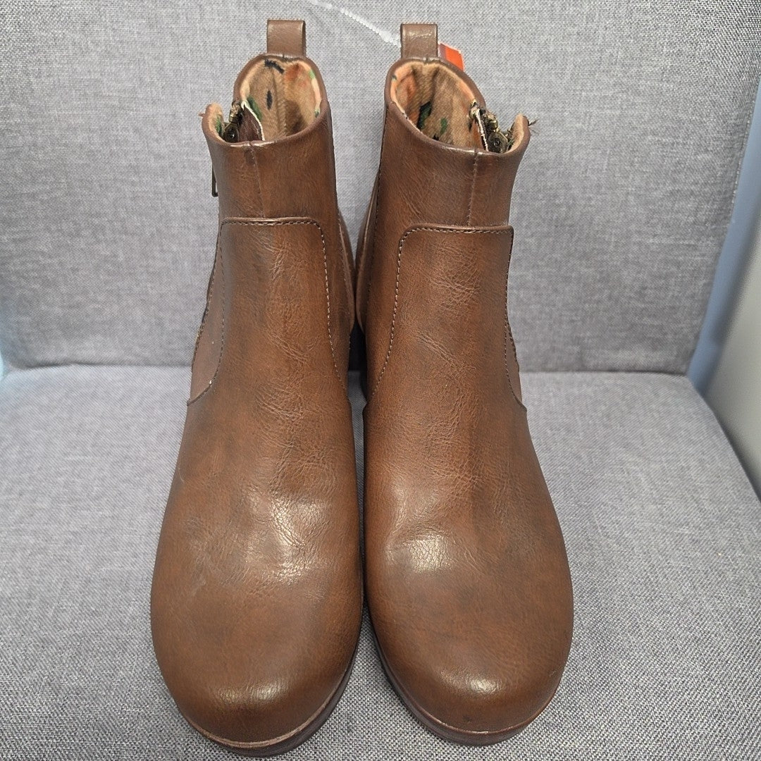8 boc Boots
