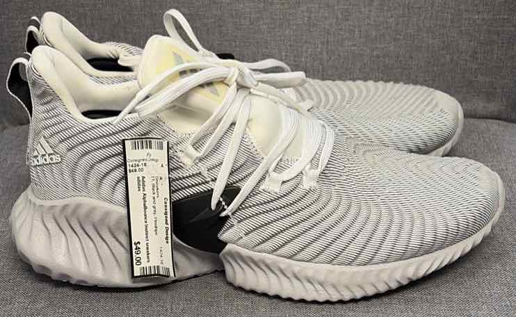 11 adidas Sneakers
