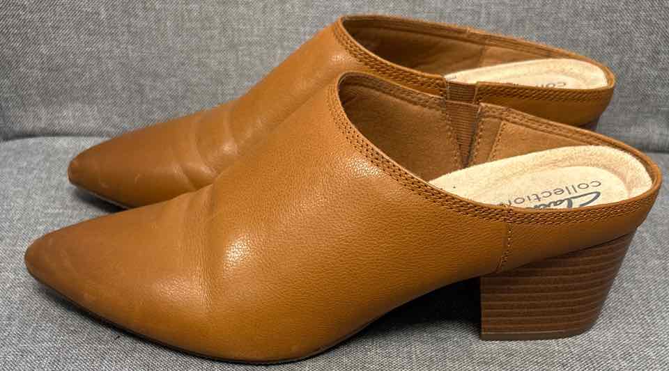 8.5 Clarks Loafers