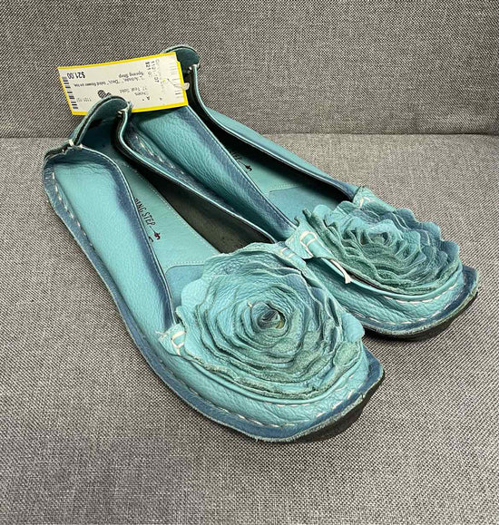 37 L'ARTISTE Shoes