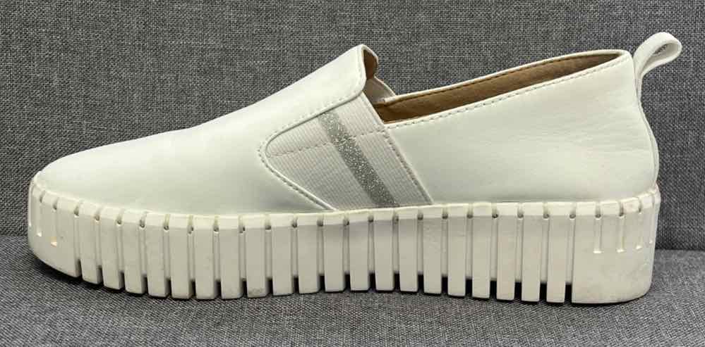 37 Silent D Loafers