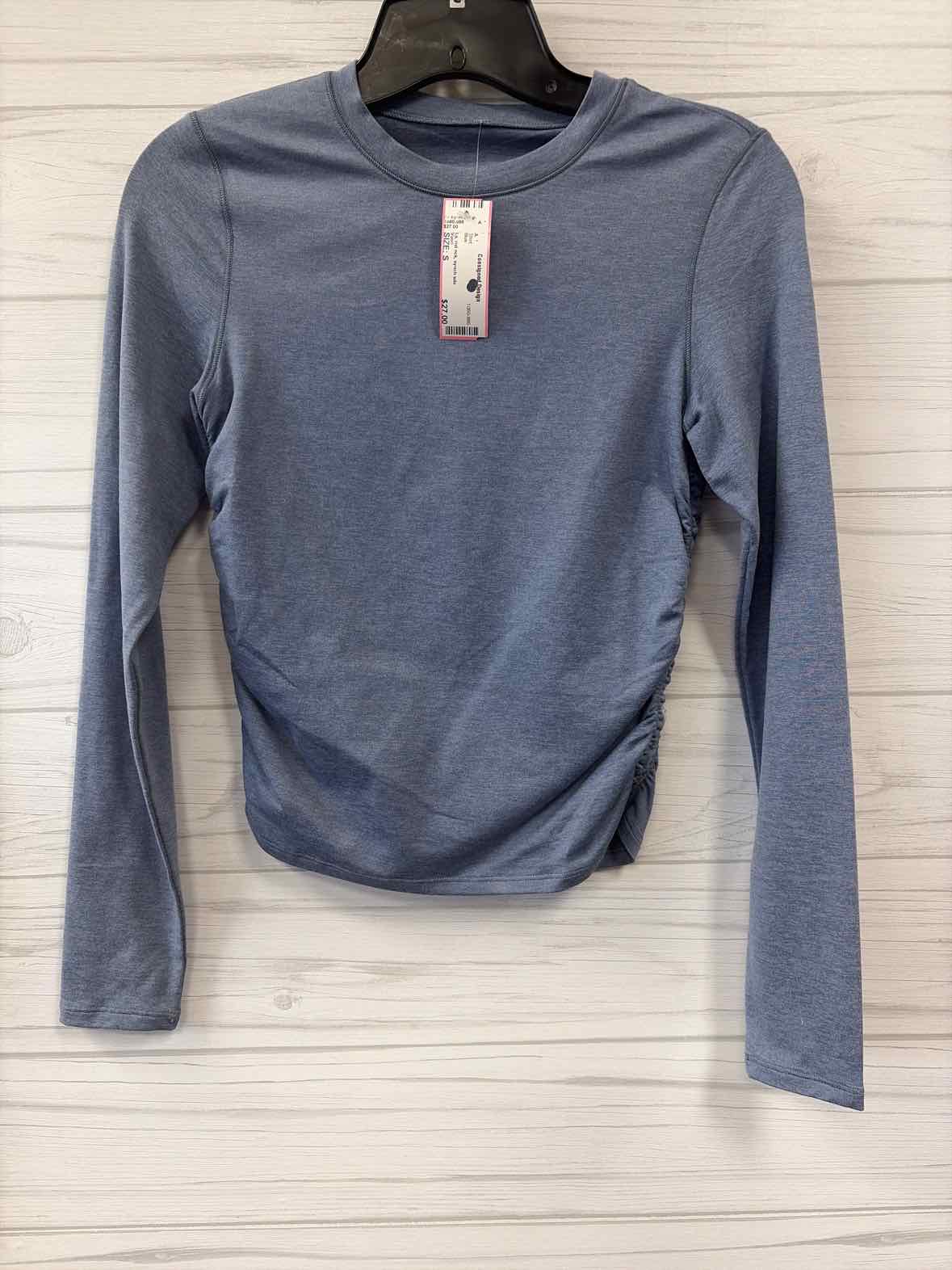 Size S Vuori Shirt