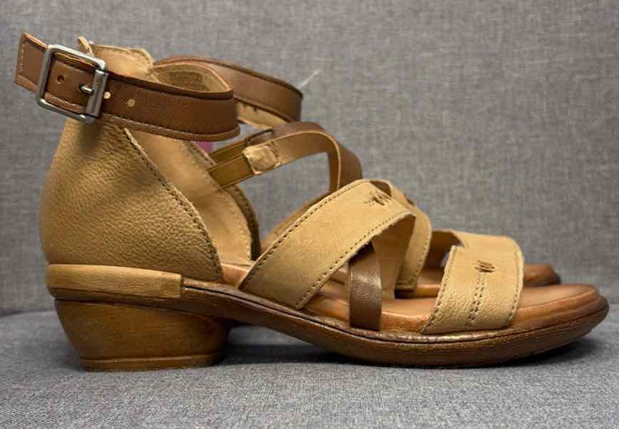 38 Miz Mooz Shoes