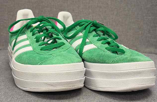 7 adidas Sneakers
