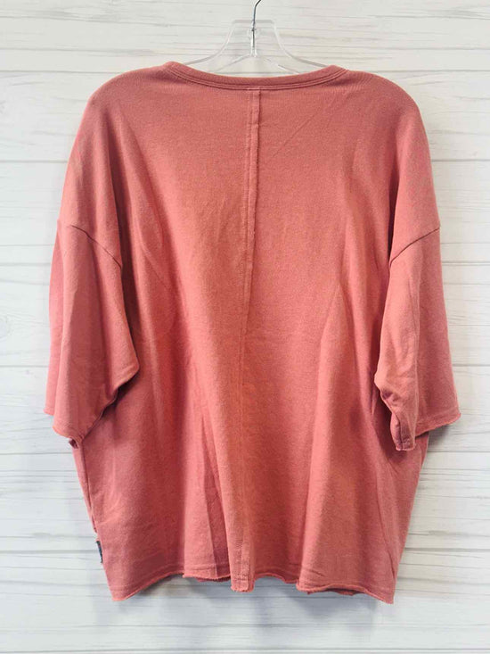 Size M easel Shirt