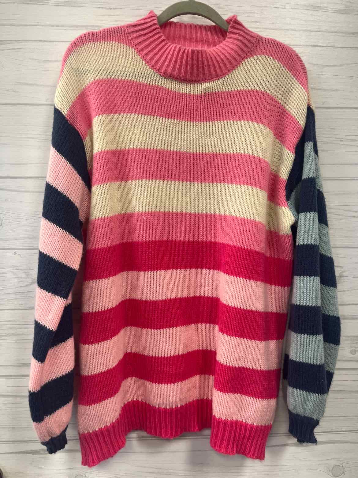 Size M Listicle Sweater