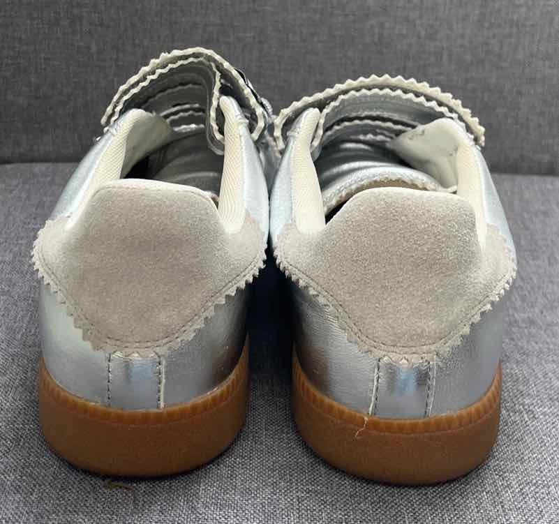 39 Silent D Shoes