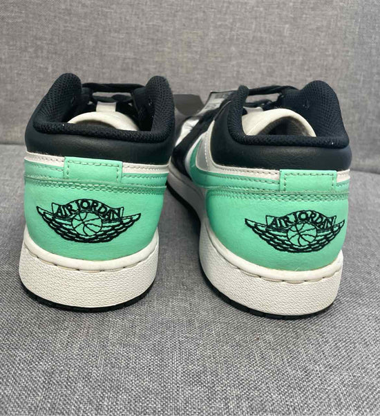 4.5 Nike Shoes/Boots