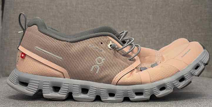 7 On Sneakers