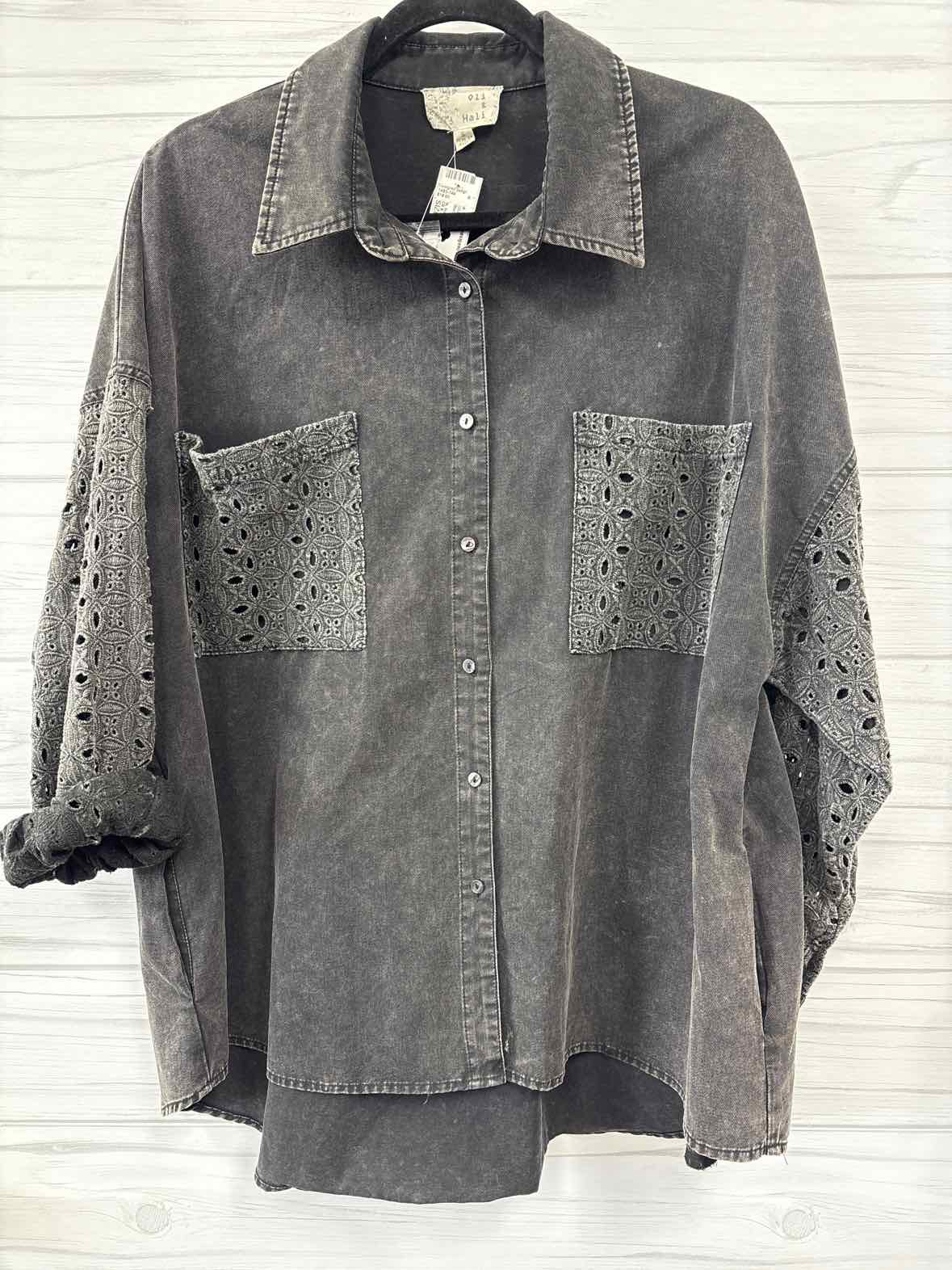 Size S Oli & Hali Shirt