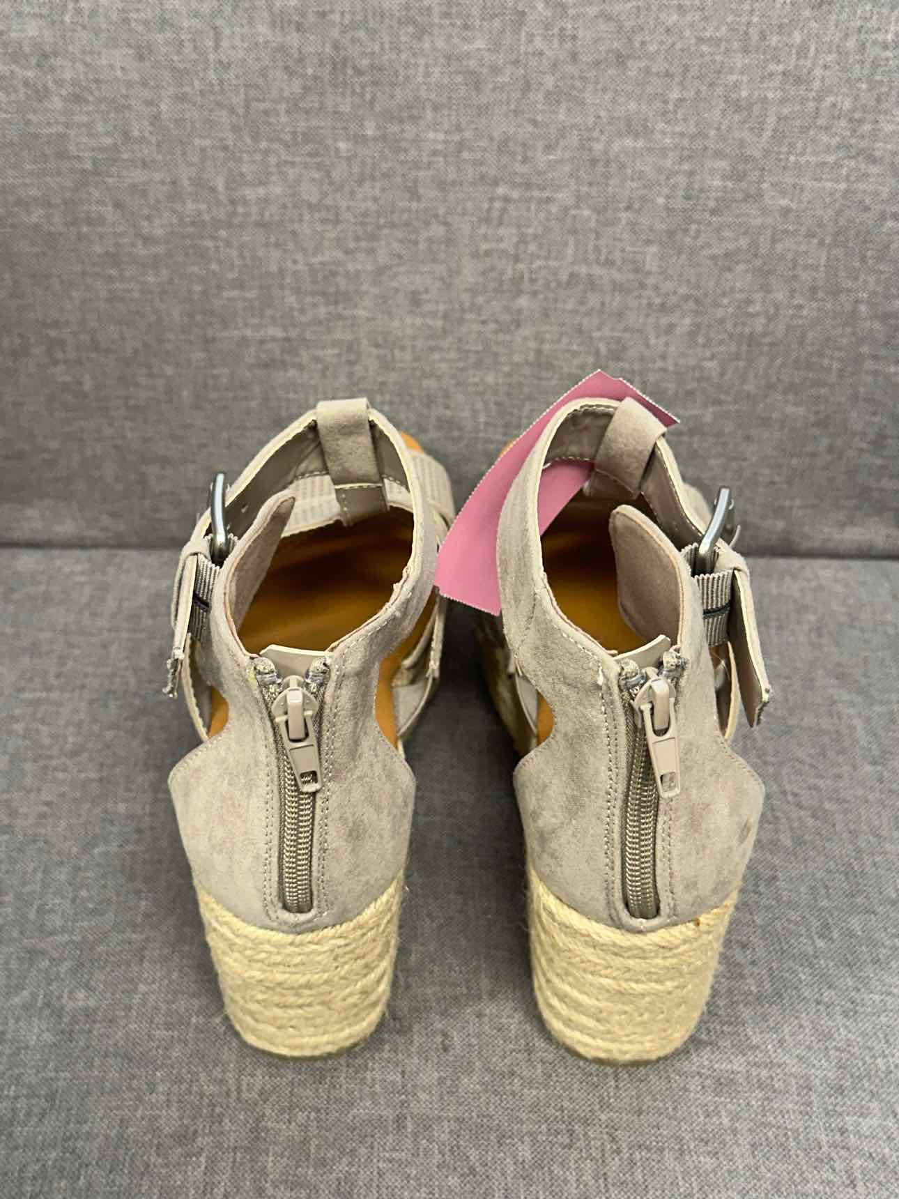 7 ANA Shoes