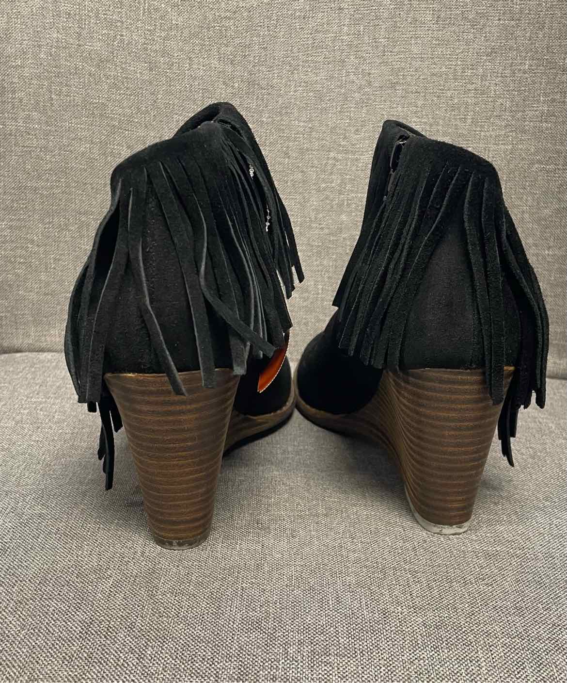 7.5 Lucky Brand Boots