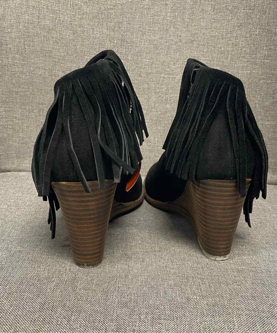 7.5 Lucky Brand Boots