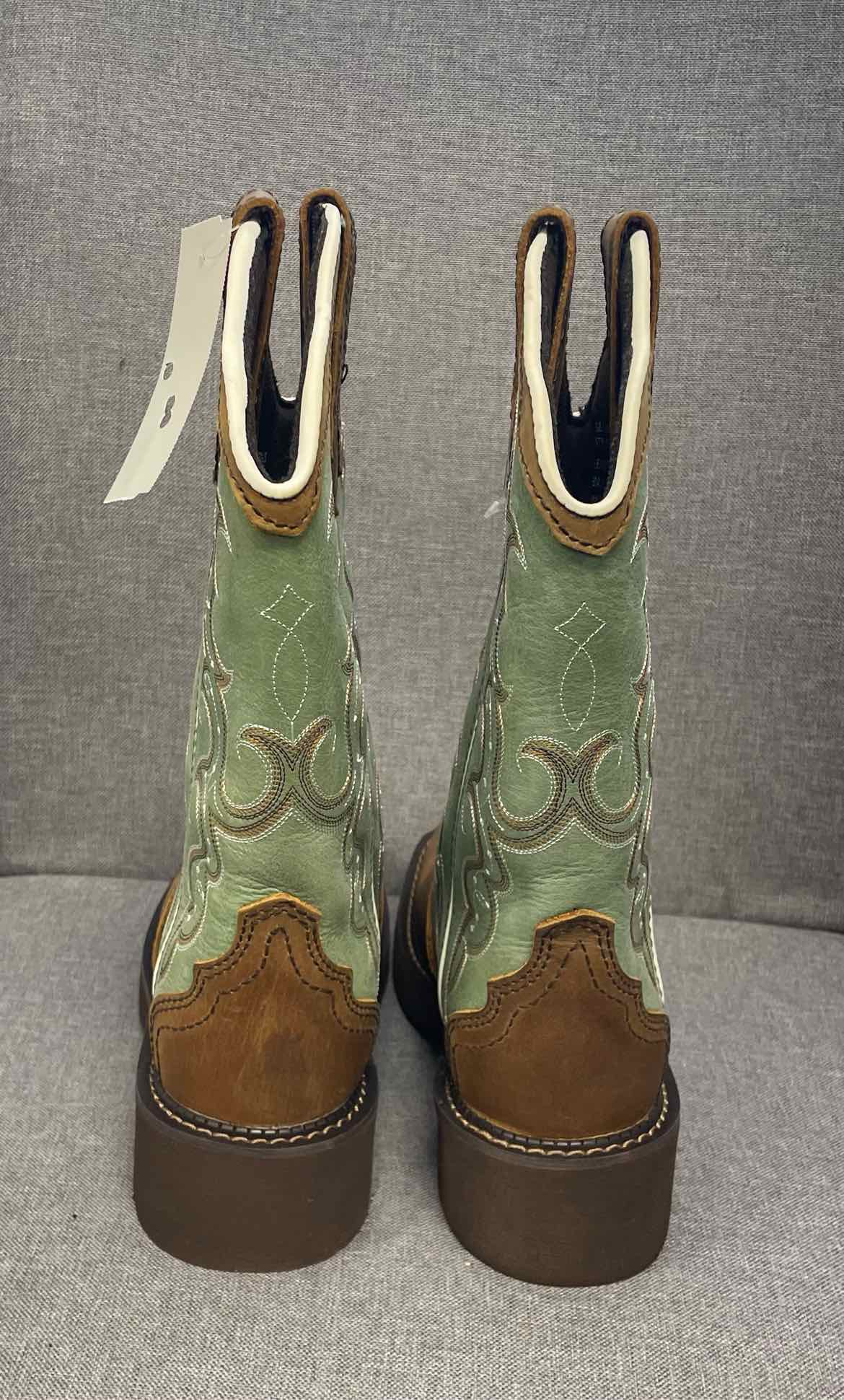 7.5 Justin Boots