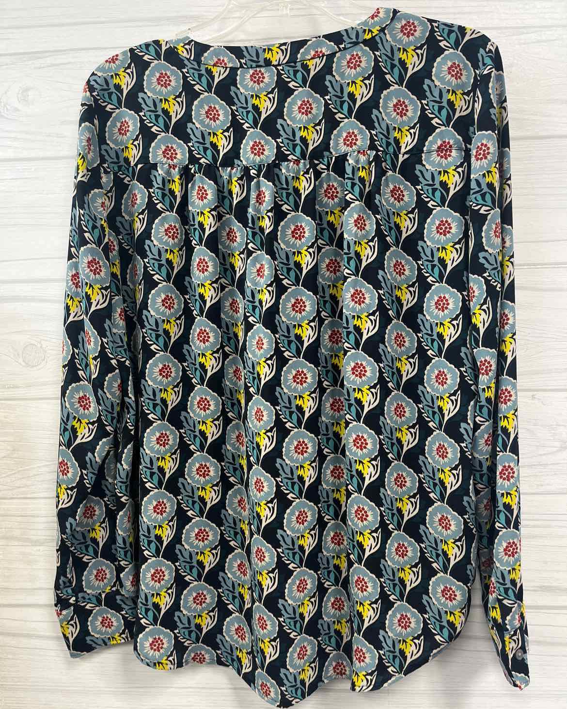 Size M Loft Shirt