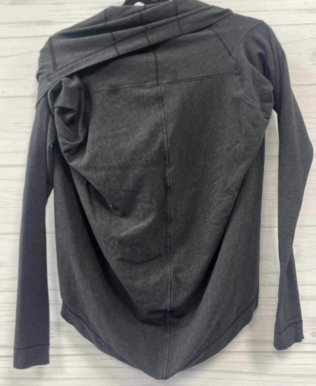 Size 6 Lululemon Shirt