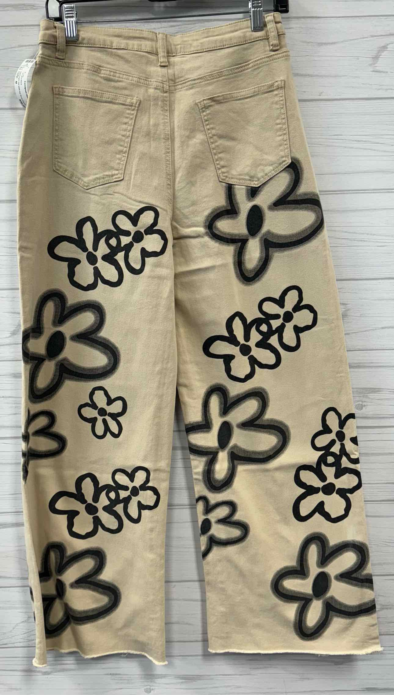 Size S easel Pants