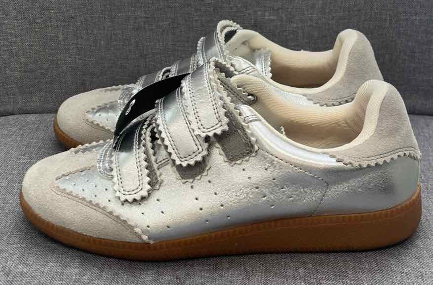39 Silent D Shoes