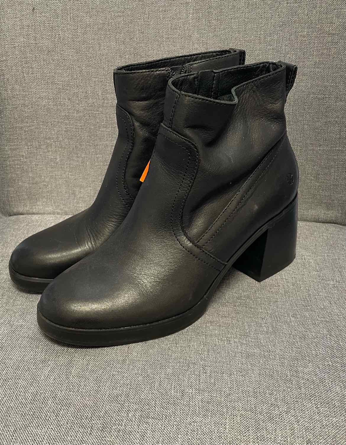 9.5 Lucky Brand Boots