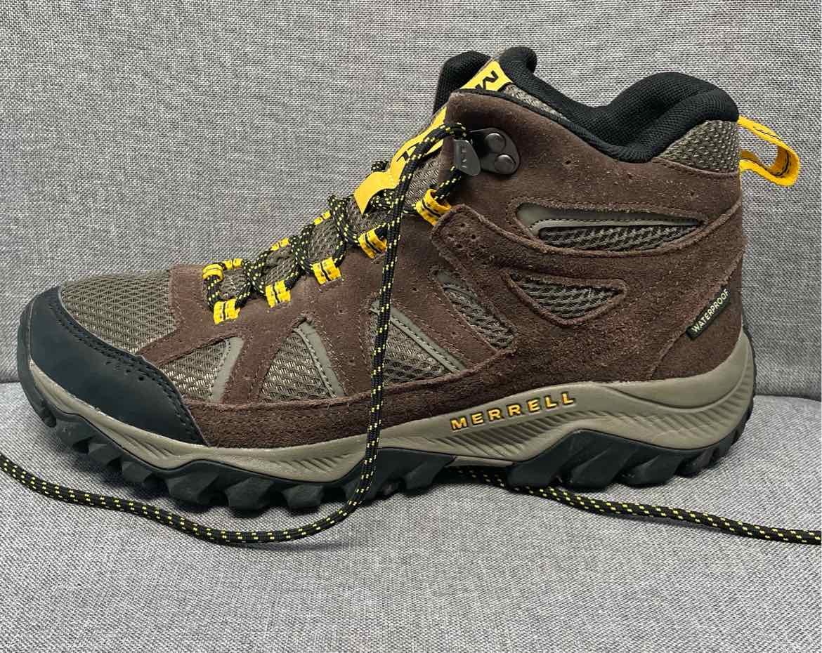 10 MERRELL Shoes