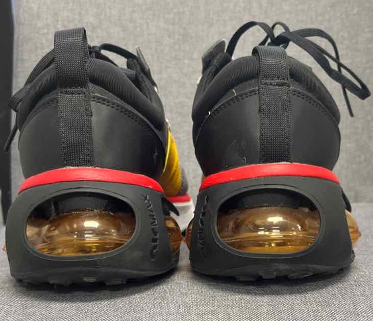 10.5 Nike Air Sneakers