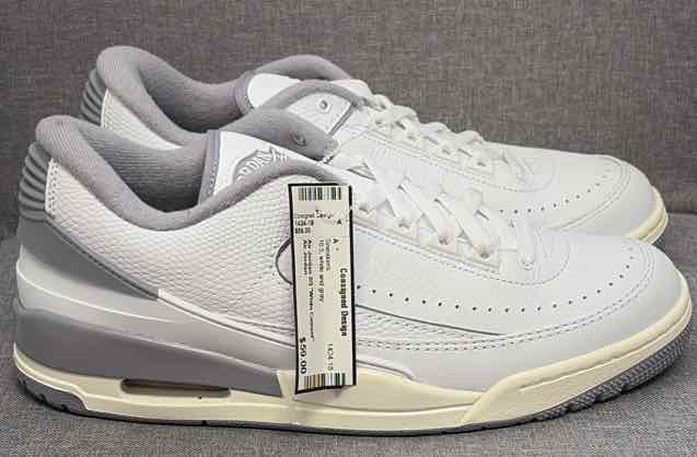 10.5 Air Jordan Sneakers