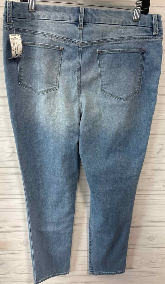 Size 1.5 Chicos Jeans