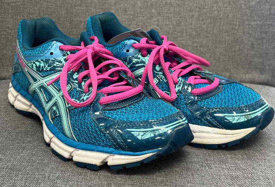 6 Asics Sneakers