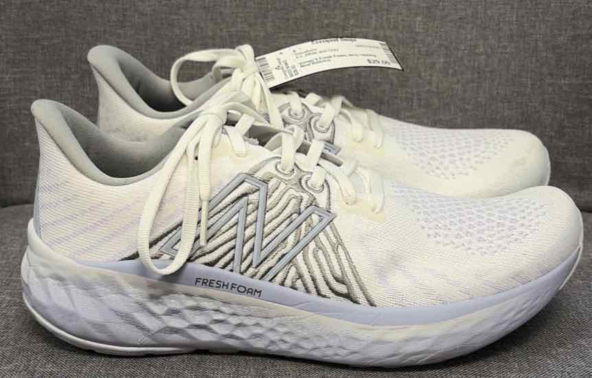 8.5 New Balance Sneakers