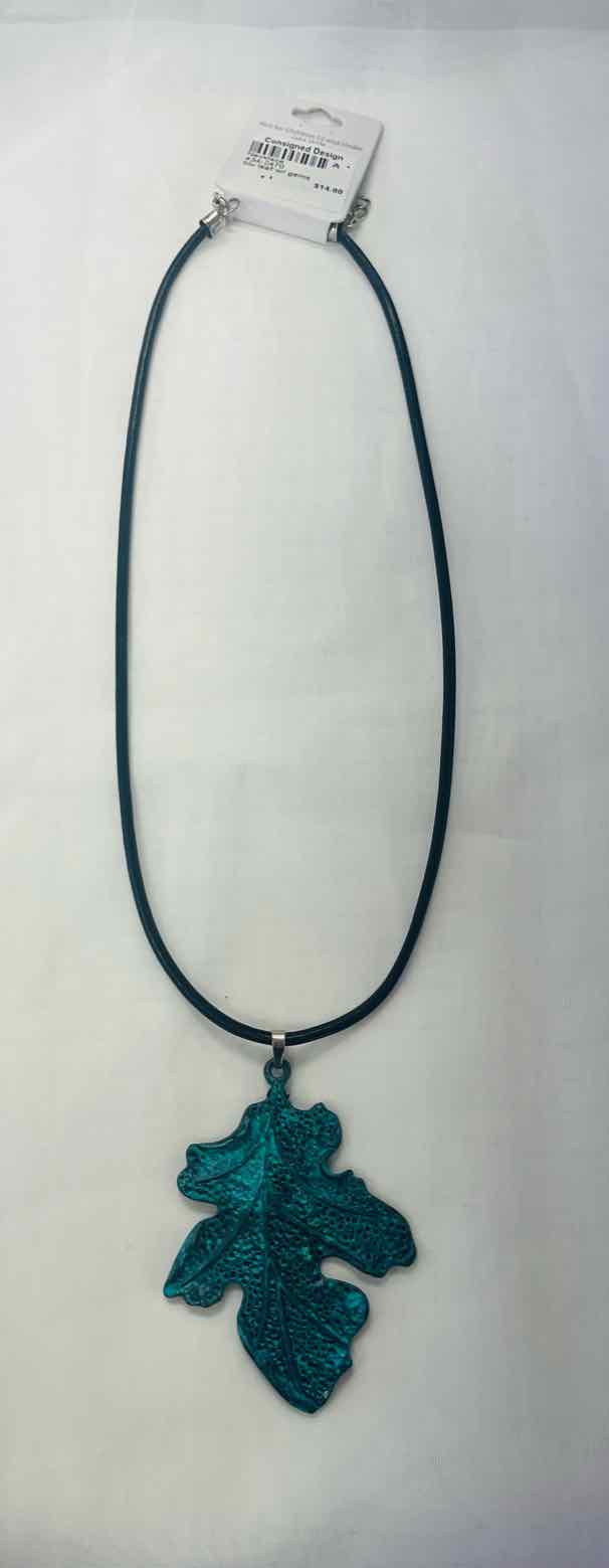 crystal avenue Necklace