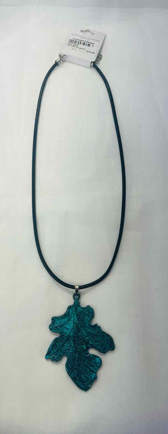 crystal avenue Necklace