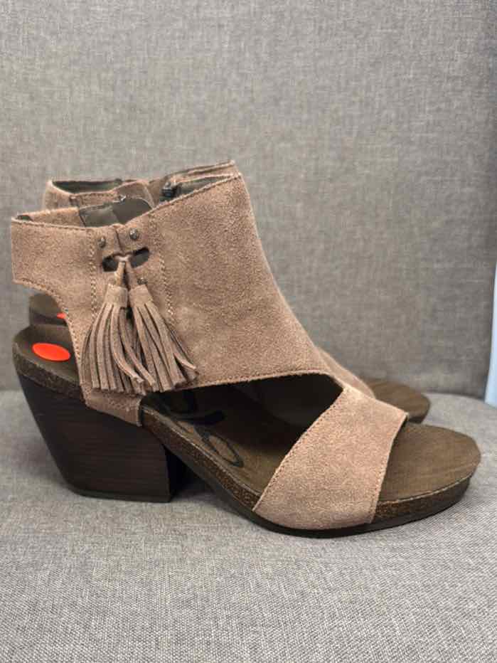 7.5 OTBT Shoes
