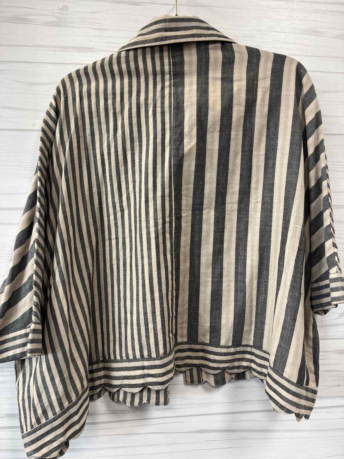 Size S Umgee Shirt