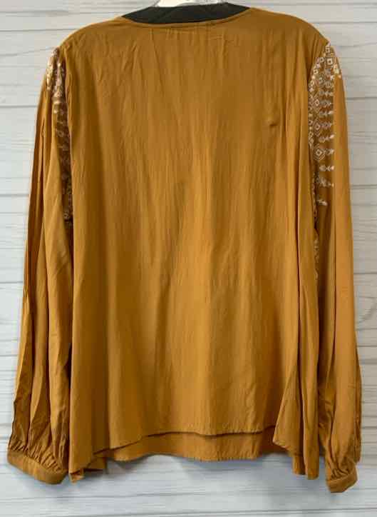 Size L Savanna Jane Shirt