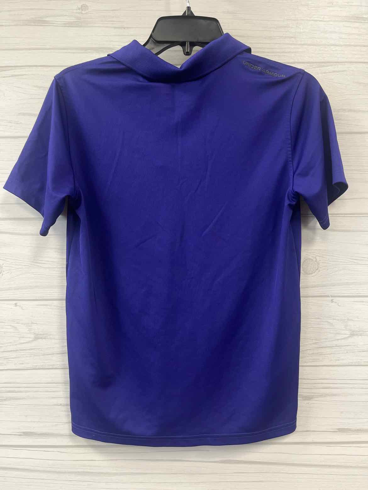 L Under Armor Shirt