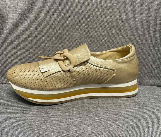 8 COCONUTS Loafers