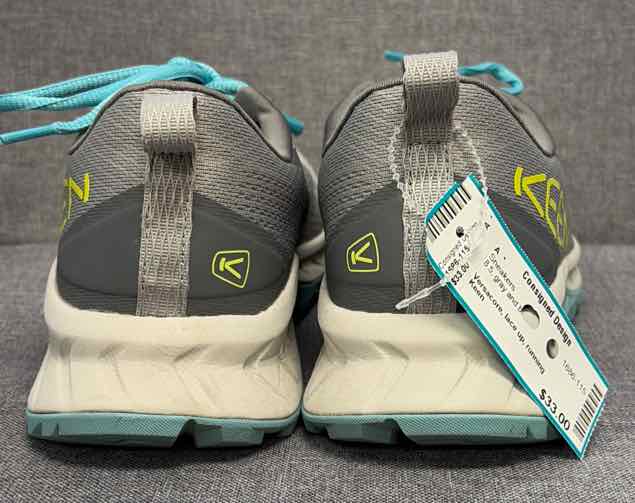 8.5 Keen Sneakers